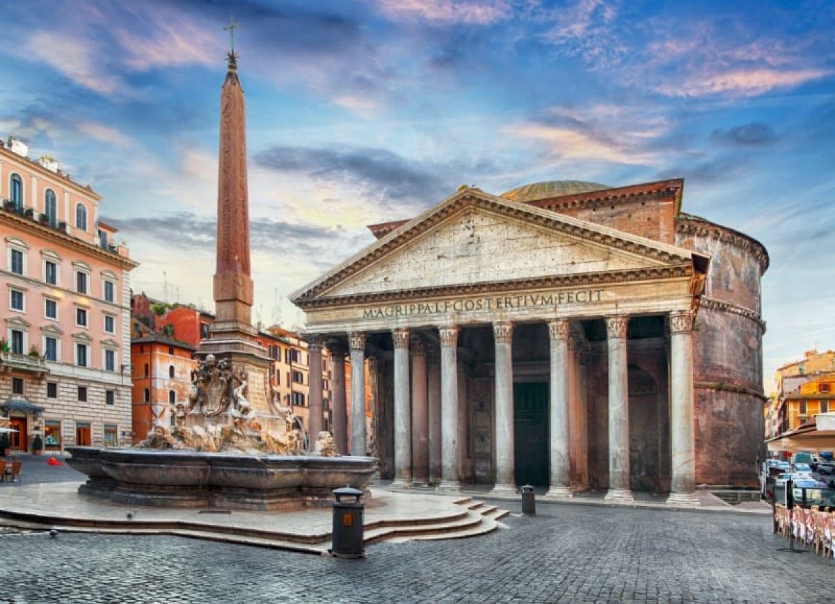 Pantheon architecture in Rome