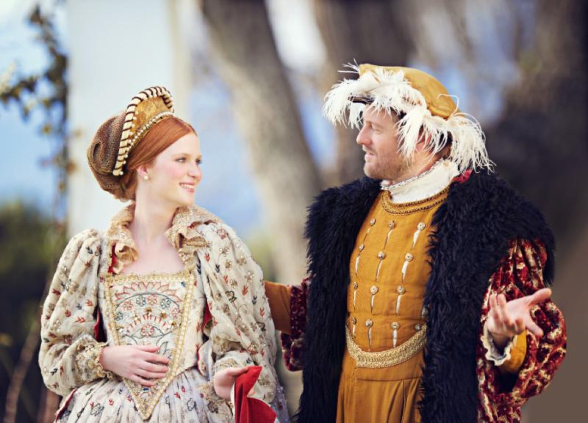 Couple in medieval wedding style in Italy