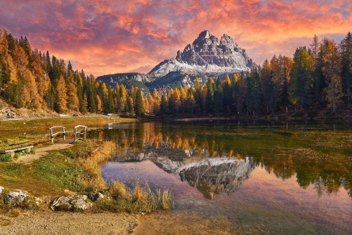 Antorno lake and the Tre Cime di Lavaredo mountain peak in Dolomites, Italy