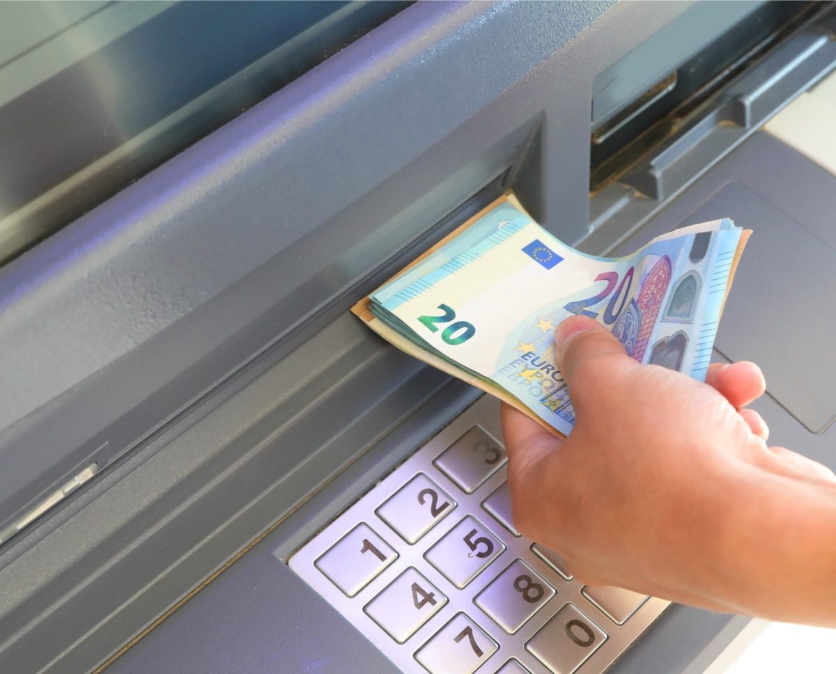 Withdrawing euros on a  automated teller machine