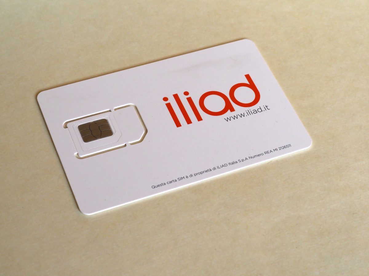 Close-up of Iliad sim card