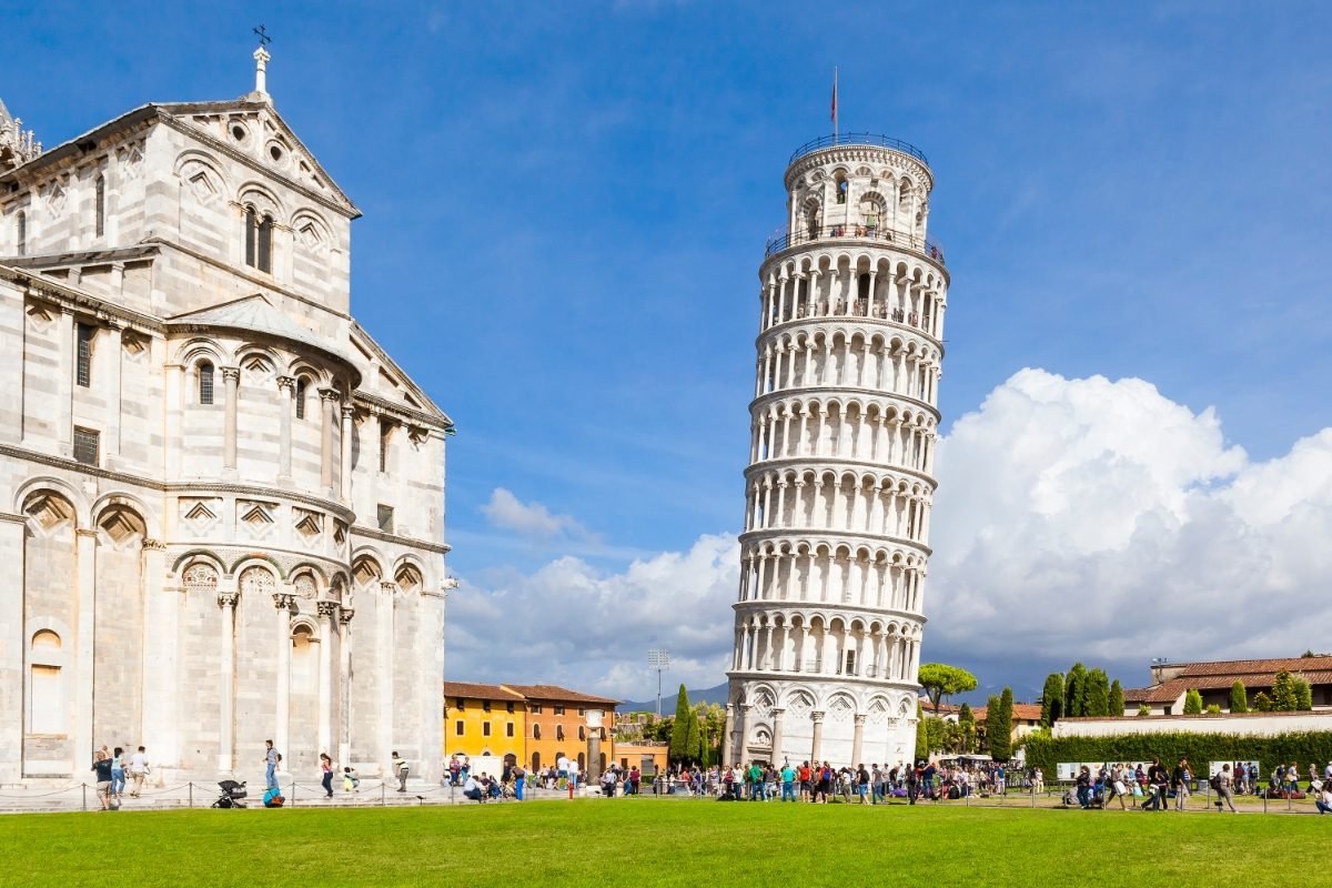 Panoramic view of the Leaning Tower of Pisa and skyline