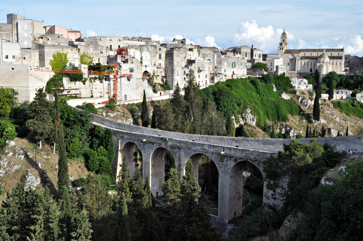 Panoramic view of the Ponte Acquedotto at  Gravina in Puglia