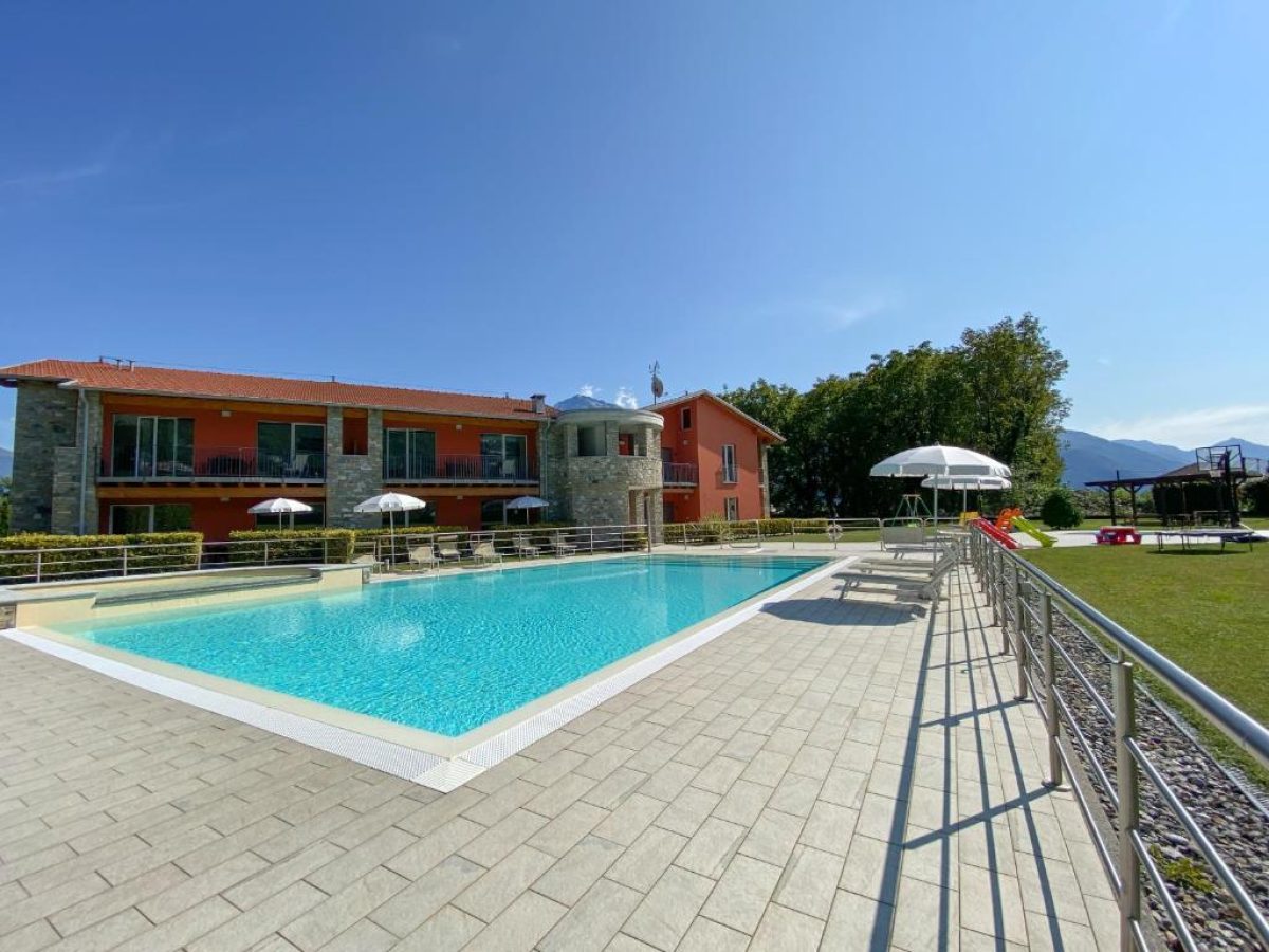 Pool amenity in Residence Villa Paradiso, Italy