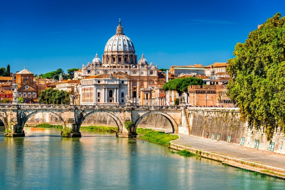 Bride and architecture in Vatican, Rome, Italy