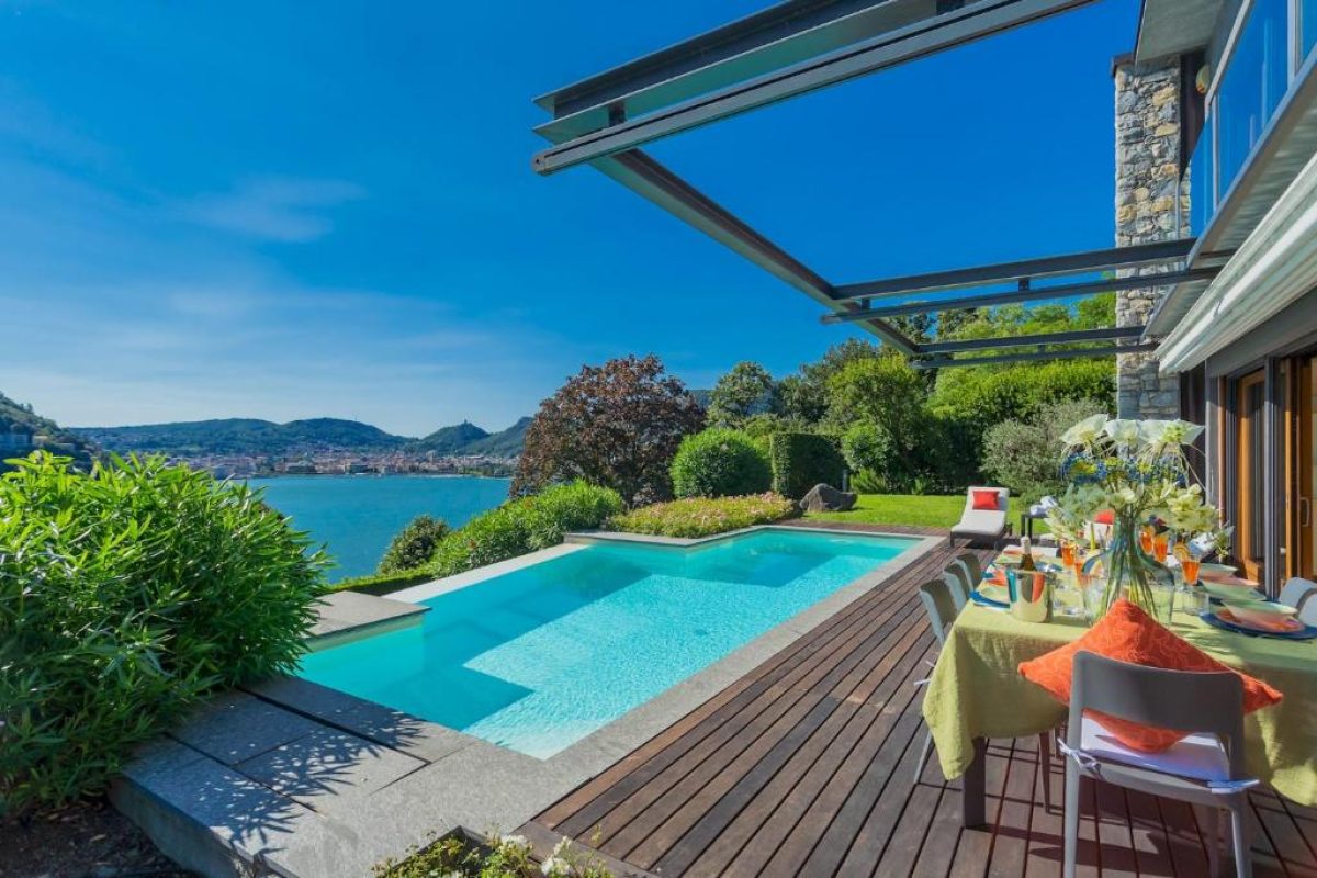 Infinity Pool of Villa Infinity Lake Como by Rent All Como